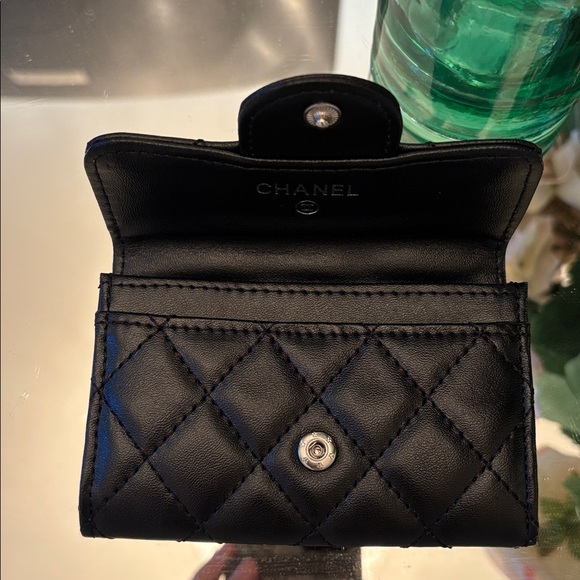 Chanel VIP Wallet - Picture 4 of 7